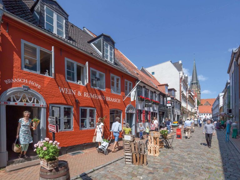 braaschs-vin-og-rom-huset-paa-roede-gade-i-flensborg